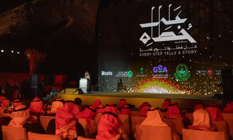 تركي آل الشيخ يكشف مونوريل غار ثور في مشروع "على خطاه" (فيديو)