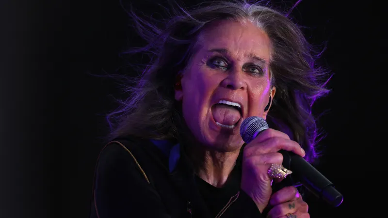 وفاة أوزي أوزبورن.. أسطورة الهفي ميتال يرحل عن 76 عامًا