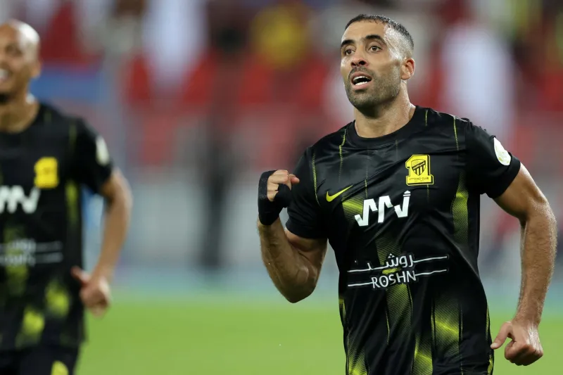 عبدالرزاق حمدالله ليس الأول.. نجوم جمعوا بين قمصان الهلال والاتحاد والنصر!