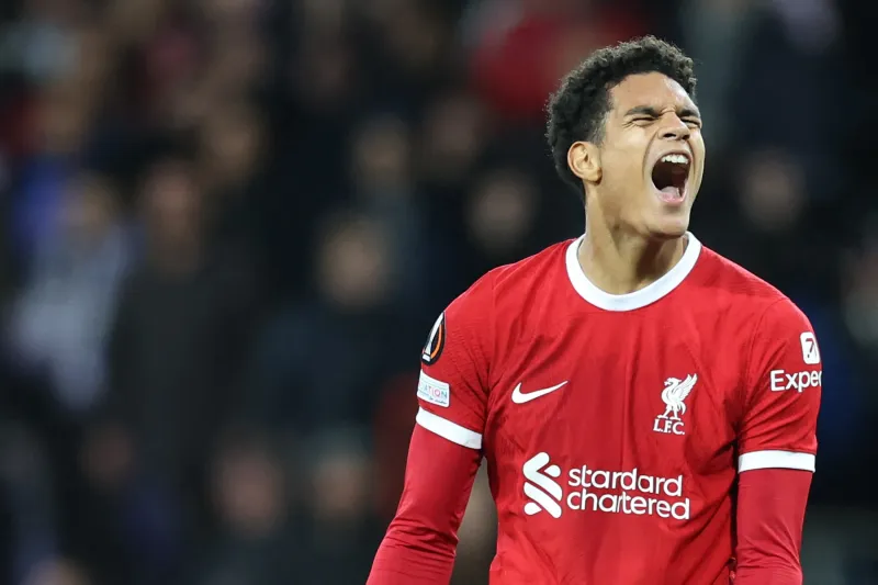 رسميًا.. مدافع ليفربول الشاب جاريل كوانساه ينتقل إلى البوندسليغا