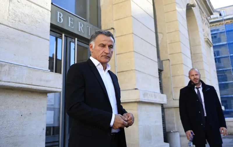 تحت قيادة غالتييه.. نيوم يبدأ رحلة المنافسة بثقة فرنسية