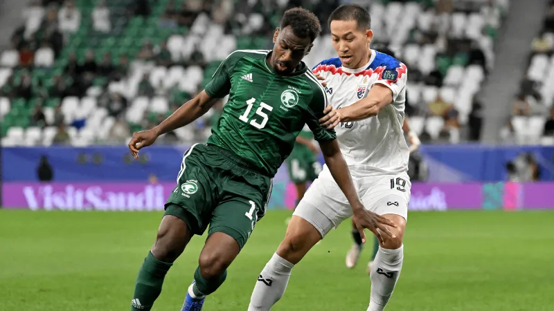 عبدالإله الخيبري ينتقل رسميًا إلى الأهلي في صفقة تُعزز الدفاع