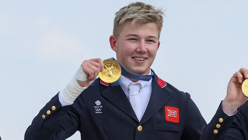 زفاف أسطوري لابنة مؤسس أبل.. من هو زوجها الفارس هاري تشارلز؟       