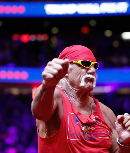 وفاة  هالك هوجان أيقونة WWE  عن عمر 71 عامًا (فيديو)