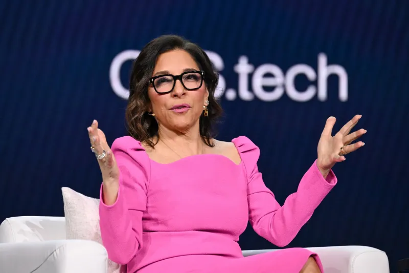 دراسة في الفشل الإداري: لماذا فشلت ليندا ياكارينو في إنقاذ منصة X؟