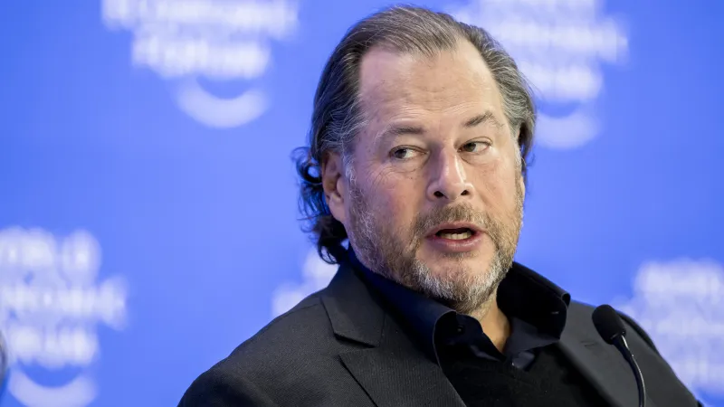 هل سيقضي الذكاء الاصطناعي على الموظفين؟ مارك بينيوف يحسم الجدل