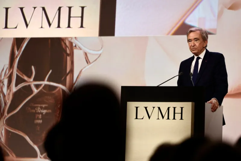 المصدر: Afp LVMH تعود إلى الصدارة.. وثروة أرنو تلامس 146 مليار دولار