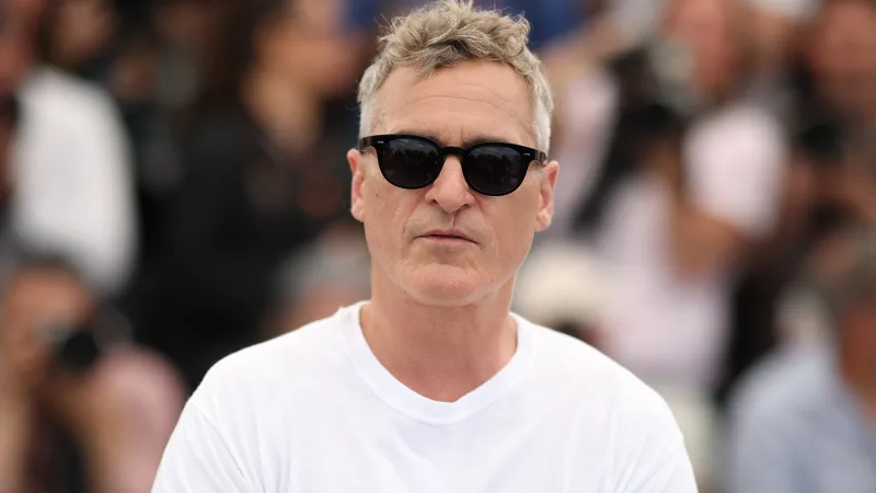 خواكين فينيكس يعتذر بعد 15 عامًا: "أسوأ ليلة في حياتي"