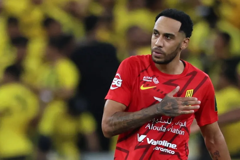 القادسية يستعد لاستبدال أوباميانغ بهدّاف الدوري الإيطالي