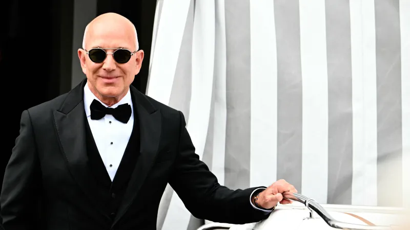 مؤسس أمازون يطرق أبواب "سي إن بي سي".. بيزوس يوسّع إمبراطوريته الإعلامية