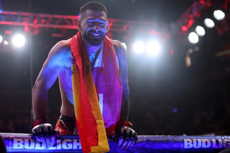 ثروة توبوريا تتضخم بعد تتويجه التاريخي في UFC (فيديو)