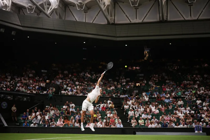 لماذا تفرض بطولة ويمبلدون حظرًا زمنيًا على المباريات الليلية؟