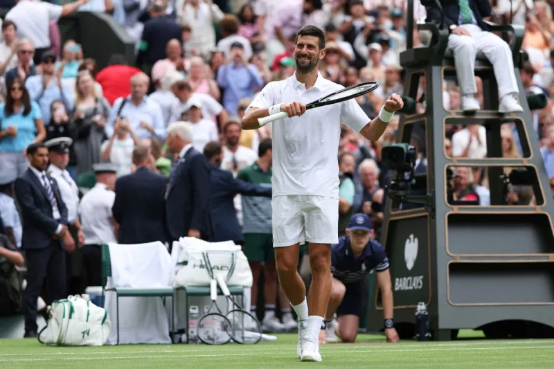 ديوكوفيتش يتألق في ويمبلدون 2025 ويحظى بمتابعة روجر فيدرر  (فيديو)