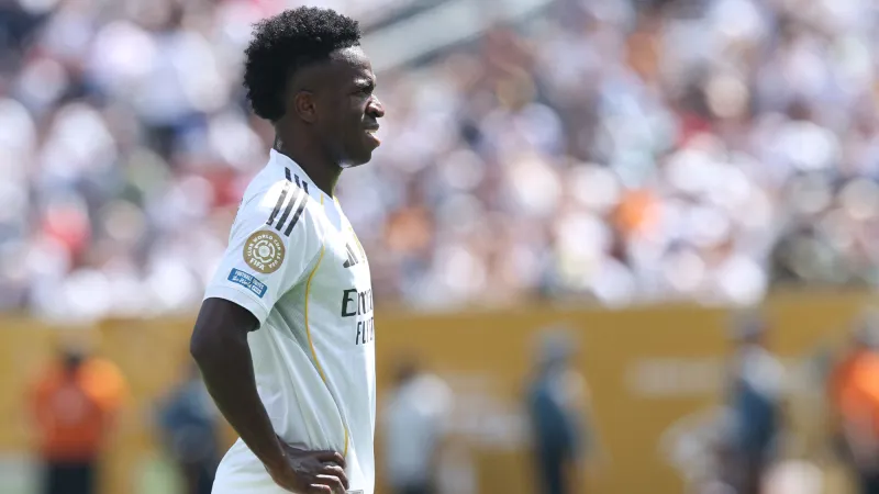 فينيسيوس لا يشعر بالراحة مع ألونسو.. هل نشهد رحيله إلى الدوري السعودي؟