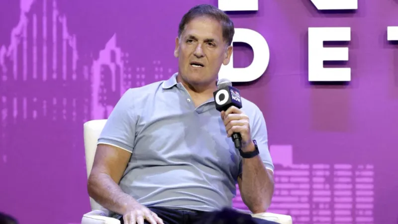 يرد على 700 رسالة يوميًا! كيف يحوّل مارك كوبان بريده الإلكتروني إلى سلاح إنتاجية؟