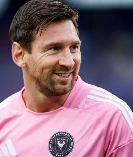 ظهور ليونيل ميسي وزوجته على شاشة كولدبلاي يشعل حفل ميامي (فيديو)