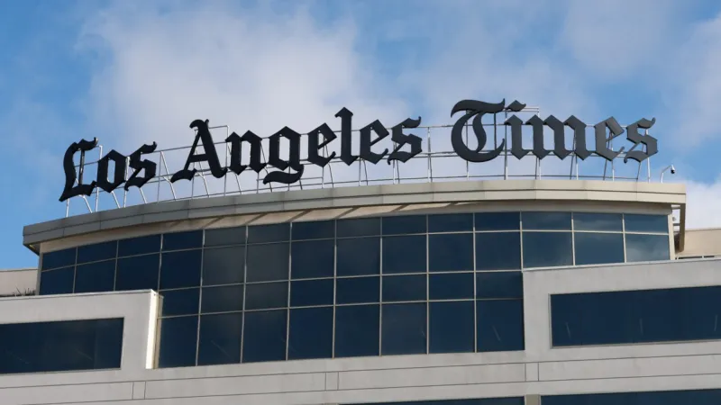 جريدة عمرها 143 عامًا تخطو نحو ملكية عامة.. ماذا يحدث في "لوس أنجلوس تايمز"؟