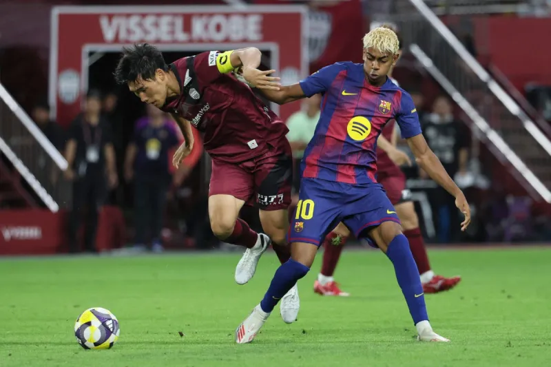 برشلونة يتفوق على فيسيل كوبي بثلاثية.. وصدمة من أول مشاركة لراشفورد