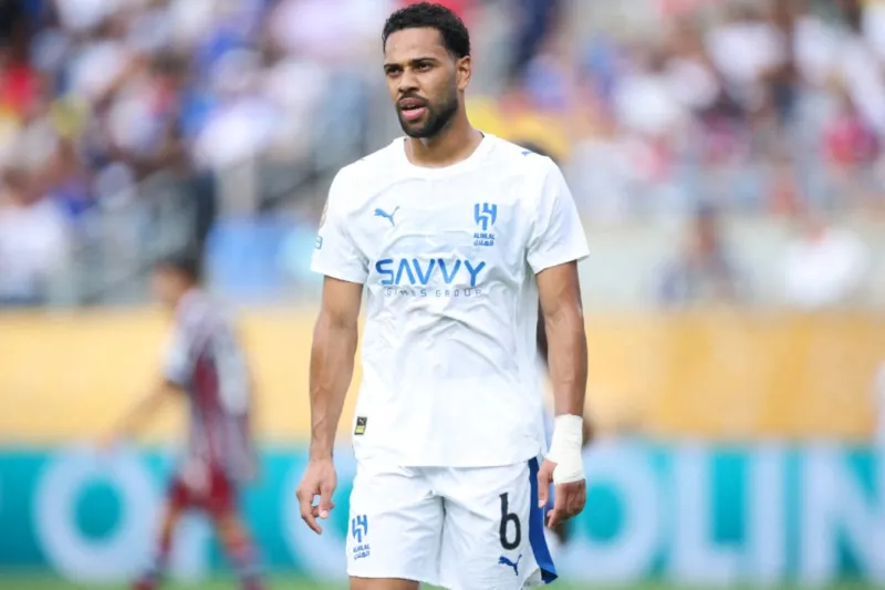 بالتعاقد مع ثيو هيرنانديز... هل فتح الهلال الباب لرحيل رينان لودي؟