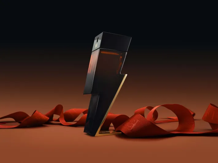 Bad Boy Elixir من Carolina Herrera - المصدر: Carolina Herrera عبير الأخشاب الصيفي… عطور نيش توقظ الحواس بترف لا يقاوم