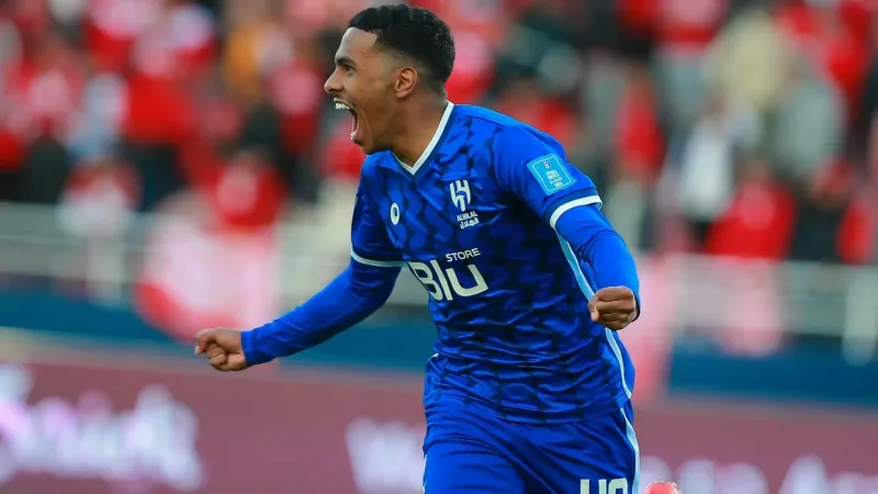 القادسية يرفع عرضه لضم مصعب الجوير.. والهلال يُصعّد الطلب