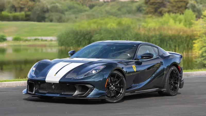 مزاد ناري.. فيراري 812 كومبيتيزيوني بـ1.5 مليون دولار