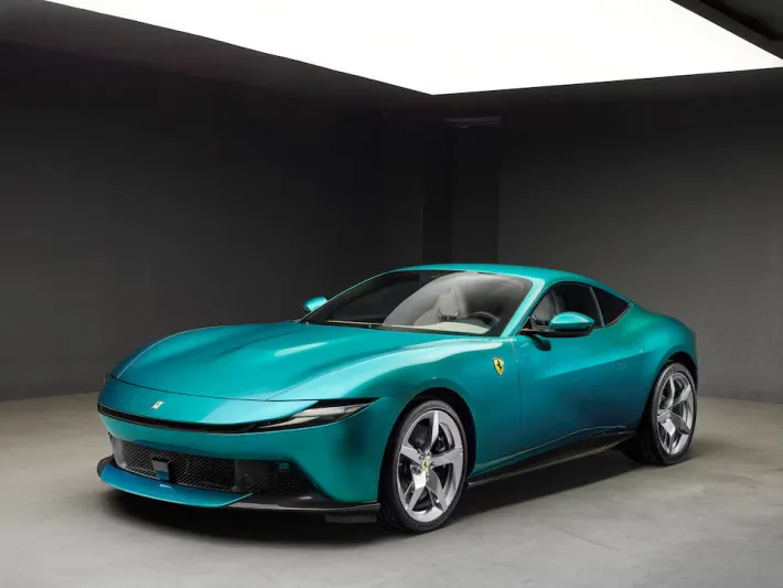 Ferrari Amalfi.. عندما تلتقي الفخامة بالأداء في سيارة واحدة