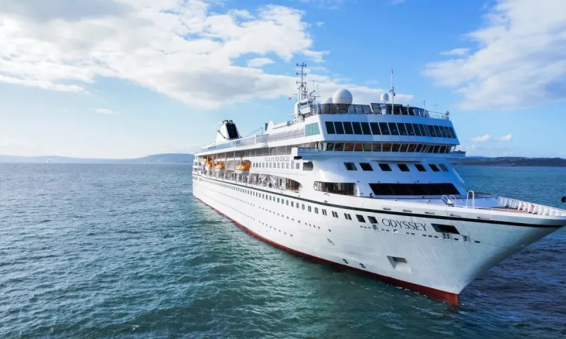 أسلوب حياة فاخر في عرض البحر: Villa Vie Residences تكشف عن أول نادي شاطئي عائم