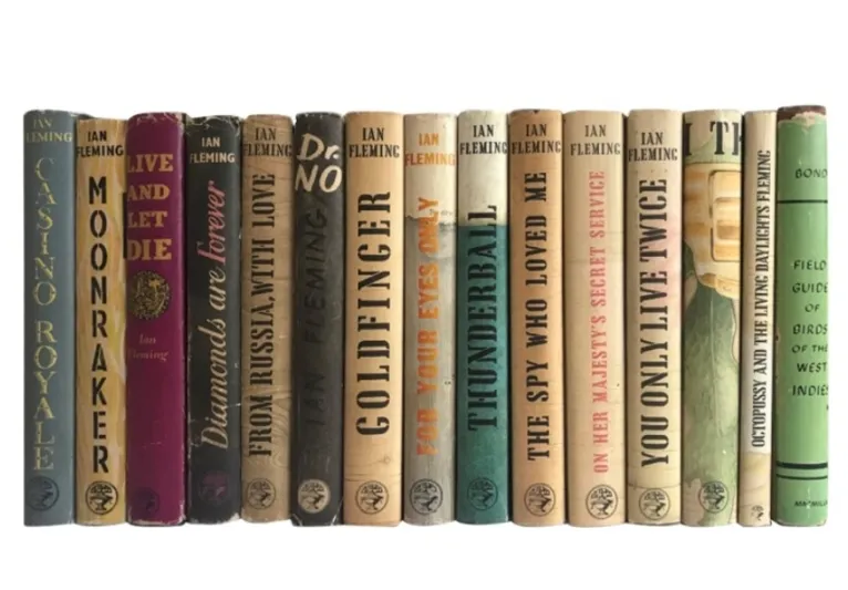 عرض 17 كتابًا نادرًا لجيمس بوند في مزاد عالمي 