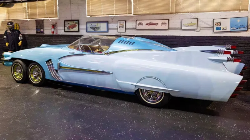 Ice Princess XF58: سيارة نادرة بتصميم مستقبلي غريب تُعرض في مزاد سبتمبر المقبل