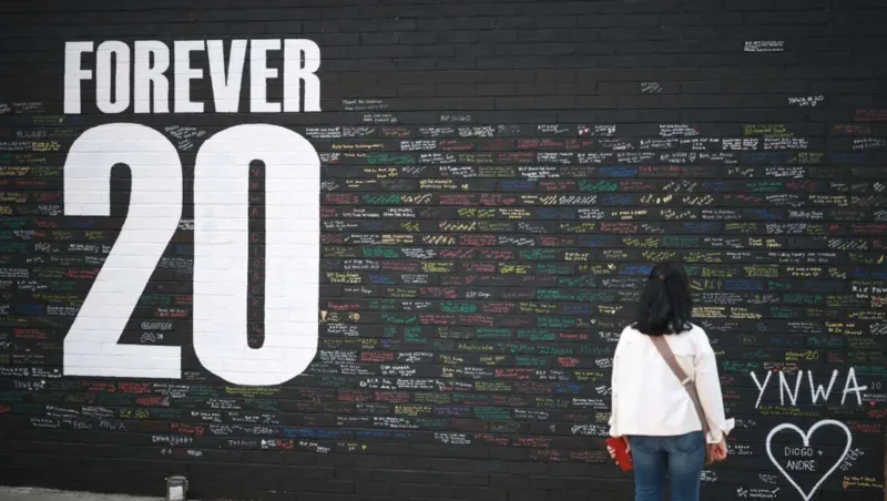 ليفربول يخلد ذكرى جوتا في الموسم الجديد بعبارة مؤثرة (فيديو) 