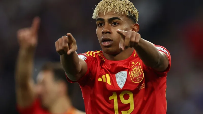 لامين يامال يثير الجدل بتصرف مثير في عيد ميلاده.. وجمعية إسبانية تلوّح بمقاضاته