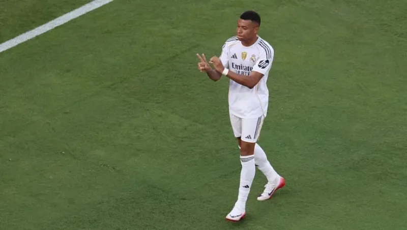 مبابي يودّع ديوغو جوتا بهدف ورسالة صامتة (فيديو)