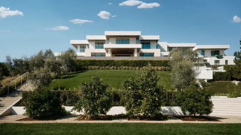 منزل كاري غرانت يتحول إلى تحفة معمارية معروضة للبيع بـ77.5 مليون دولار - Anthony Barcelo منزل كاري غرانت يتحول إلى تحفة معمارية معروضة للبيع بهذا السعر