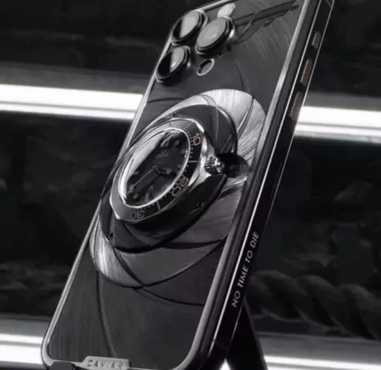 7 وحدات فقط حول العالم.. كافيار تكشف عن آيفون فريد بساعة جيمس بوند