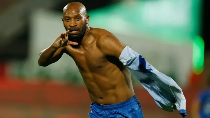 أسطورة الزمالك يترقّب ليلة تاريخية: هل يحضر رونالدو وصلاح مهرجان اعتزال شيكابالا؟ 