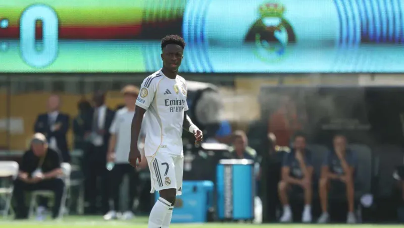 الدوري السعودي يجهز عرضًا تاريخيًا للتعاقد مع فينيسيوس جونيور