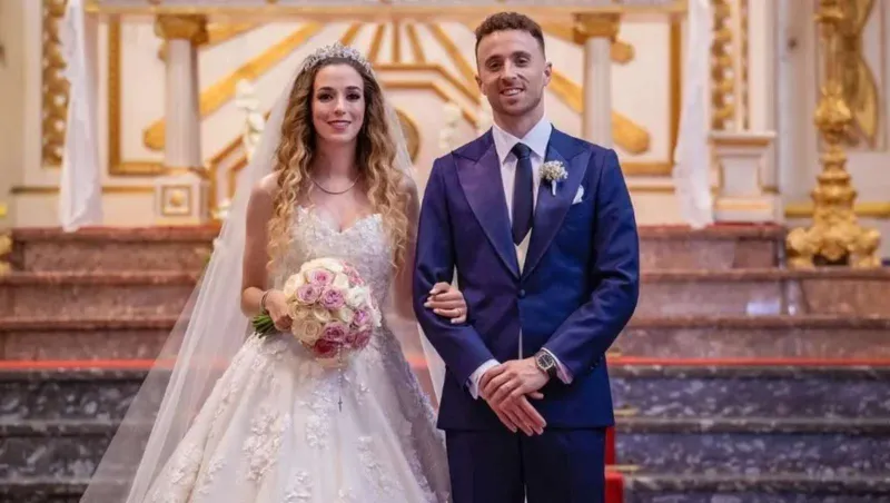 أرملة ديوغو جوتا تحتفل بشهر من زواجها وتكرم ذكرى زوجها الراحل 