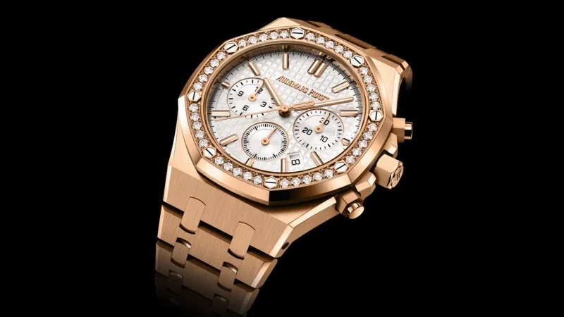 لامين يامال يلفت الأنظار بساعة Audemars Piguet من الذهب الوردي