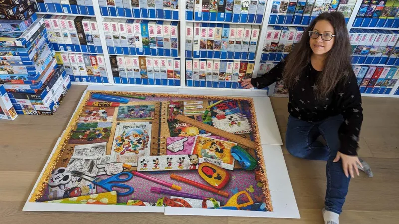 أمريكية تدخل موسوعة غينيس بأكبر مجموعة بازل في العالم 