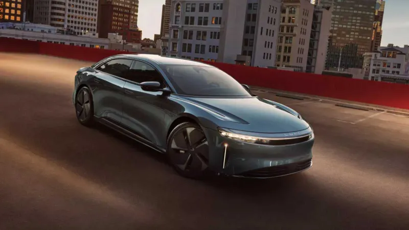 المصدر : Lucid Group Lucid Motors تطلق تحديثًا يتيح قيادة سياراتها بدون يدين على الطرق السريعة