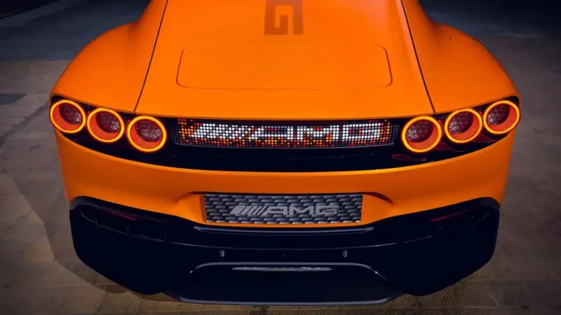 Mercedes تُحاكي الماضي بصوت مزيف وناقل حركة وهمي!