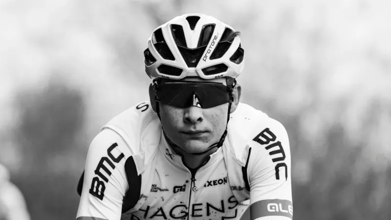 درّاج شاب يفارق الحياة بعد حادث غامض في "قلب السباق"