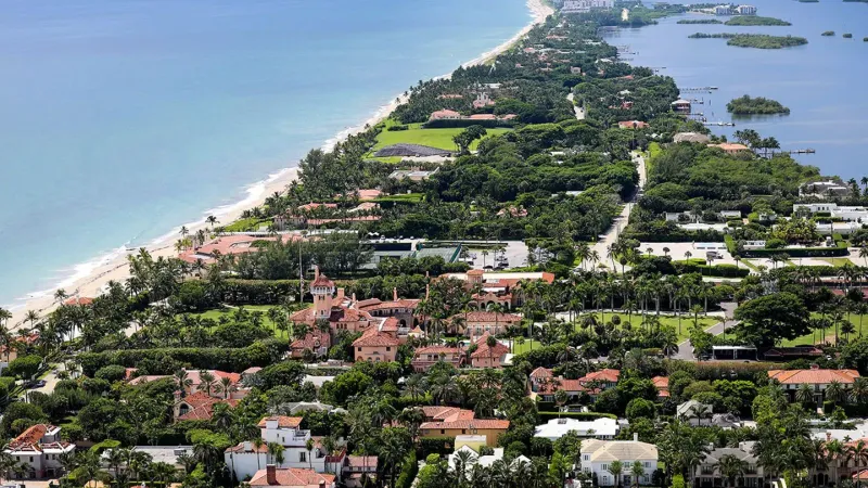 صفقة غامضة قرب مارالاغو بـ250 مليون دولار.. هل لبيل غيتس علاقة؟