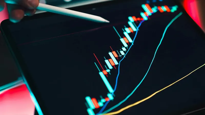 سوق الأسهم السعودية يصعد بـ90 نقطة.. وثمار تتصدر المكاسب 