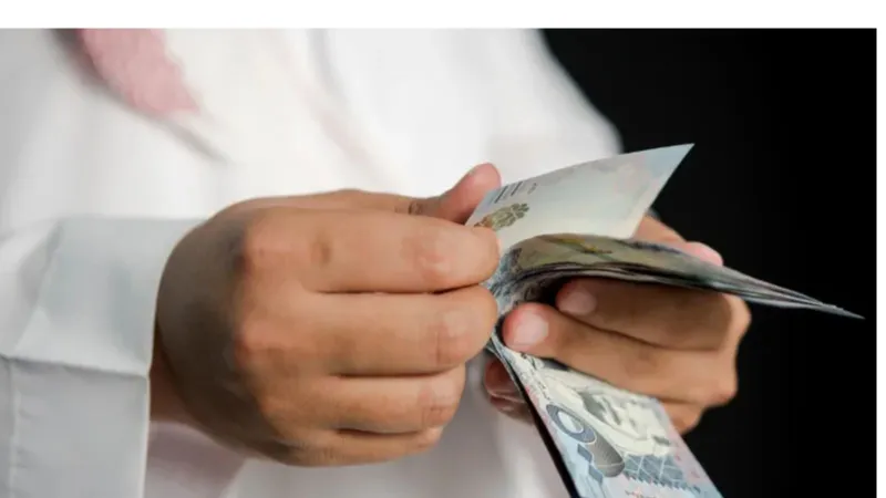 تباين في أسعار صرف العملات مقابل الريال السعودي اليوم 26 يوليو