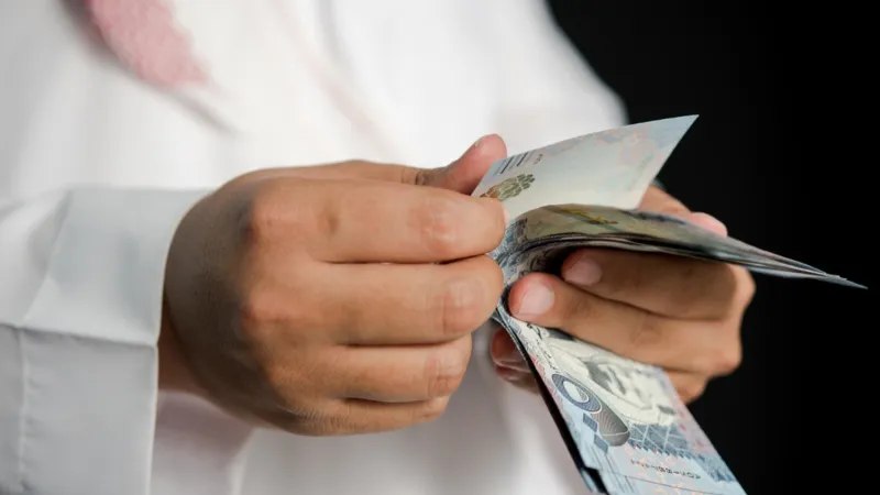 تراجع جديد في أسعار العملات أمام الريال اليوم 19 يوليو 2025