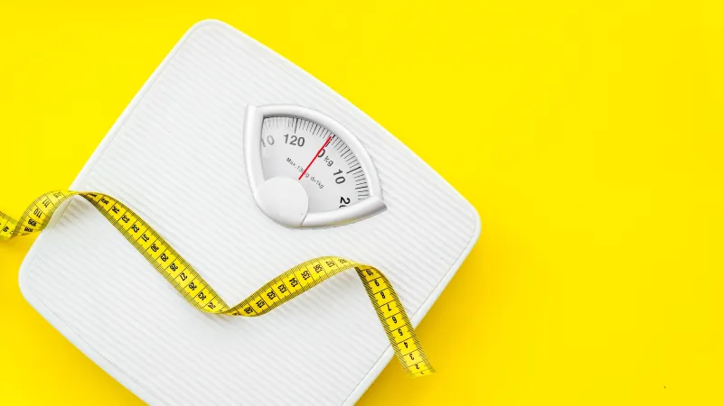 كيف يؤثر بناء العضلات في دهون الجسم وسكر الدم؟ دراسة توضح