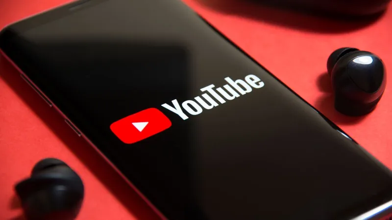 المصدر: Shutterstock تحديثات YouTube تطال المحتوى الحساس: ما الجديد بشأن الألفاظ النابية؟