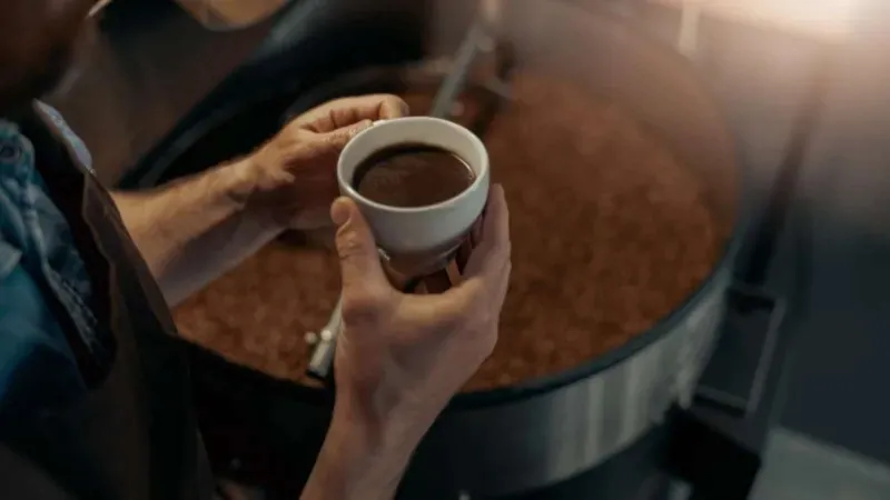 هل تشرب القهوة مع دوائك؟.. 5 حالات تُعرضك للخطر دون أن تدري